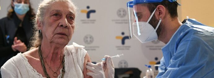 Εμβολιασμός στην Ελλάδα: Έσπασε το φράγμα των 100.000 τα ραντεβού