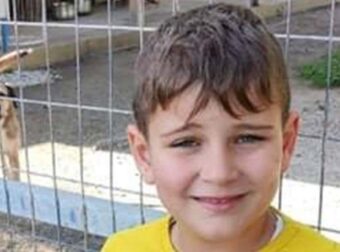 Σύρος: Ένα αντράκι 7 ετών χάρισε όλο του το χαρτζιλίκι για ιερό σκοπό