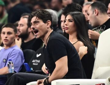 Λουστρίνι γόβα, ροζ πεντικιούρ, μαύρος κορσές και βάψιμο… για πίστα: Όλοι σήμερα μιλάνε για το πως πήγε στο ΟΑΚΑ η κόρη του Γιαννακόπουλου
