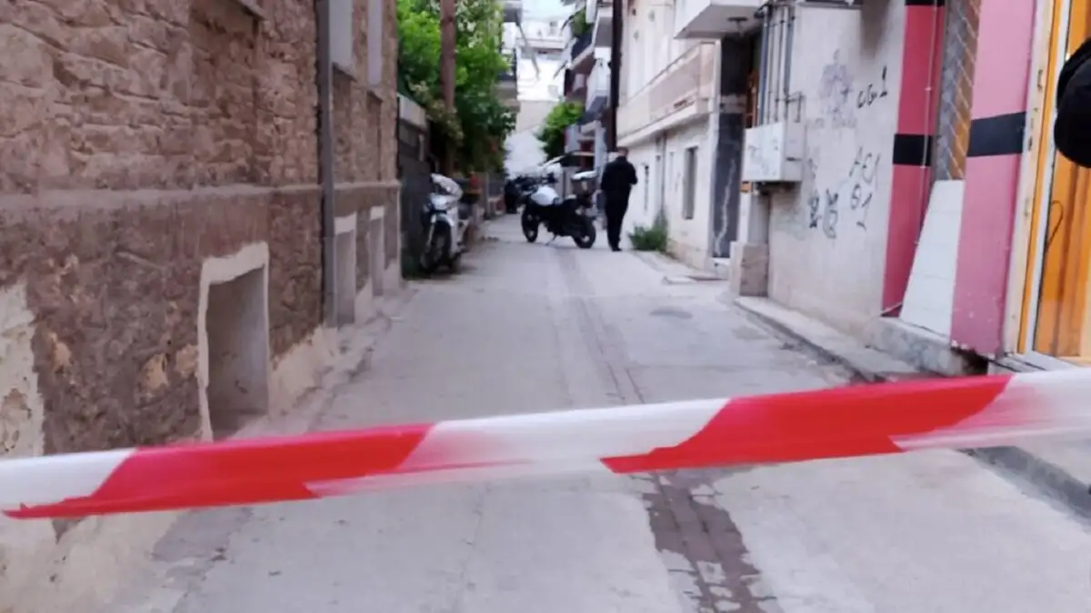 Ανθρωποκτονία σοκ στη Λάρισα: 21χρονος σκότωσε την 52χρονη μητέρα του
