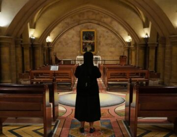 ΕΚΤΑΚΤΟ: ΤΗΝ ΔΙΩΧΝΟΥΝ ΑΠΟ ΤΟ ΜΟΝΑΣΤΗΡΙ – ΑΥΤΟΣ ΕΙΝΑΙ Ο ΛΟΓΟΣ