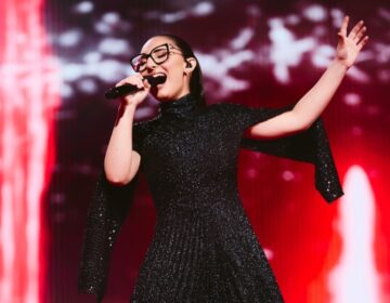 Τελικός Eurovision 2025: Η Klavdia μάγεψε και συγκίνησε όλη την Ευρώπη με την «Αστερομάτα»