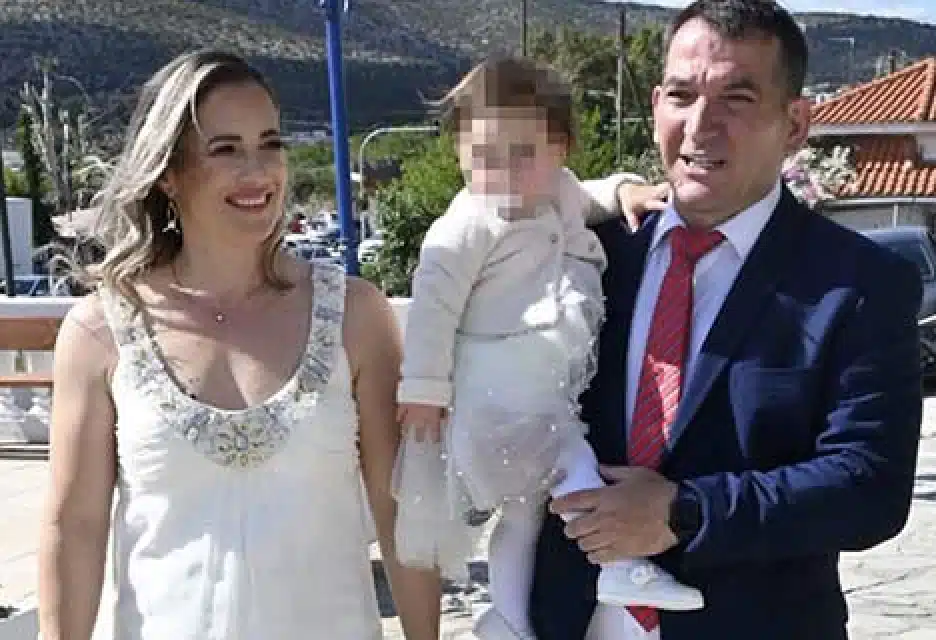 Πύρρος Δήμας – Αφροδίτη Σκαφίδα: Βάφτισαν σήμερα την κόρη τους – Οι φωτογραφίες και το όνομα που πήρε