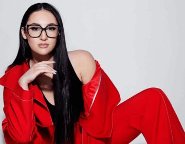 Έβαλε τα γυαλιά στις influencer! Η Klavdia πόζαρε με μαγιό και… έβαλε «φωτιά» στο Instagram