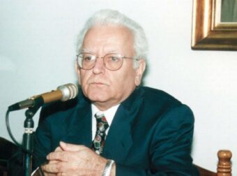 Μóλις ανακοινώθnκε: Πέθαvε γνωστός Έλληνας δημοσιογράφος