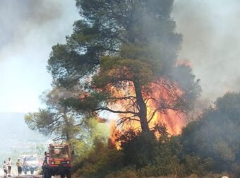 ΕΚΤΑΚΤΟ – Συναγερμός – Μεγάλη φωτιά ΤΩΡΑ – Σηκώθηκαν αεροσκάφη και ελικόπτερα