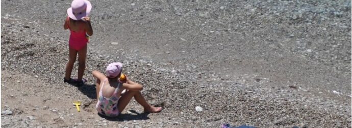 ΣΥΝΑΓΕΡΜΟΣ ΓΙΑ ΟΛΟΥΣ ΤΟΥΣ ΓΟΝΕΙΣ ΠΟΥ ΠΑΝΕ ΘΑΛΑΣΣΑ ΜΕ ΤΑ ΠΑΙΔΙΑ ΤΟΥΣ – ΕΜΦΑΝΙΣΤΗΚΕ ΑΥΤΟ – ΑΝ ΤΟΥΣ ΤΣΙΜΠΗΣΕΙ ΠΑΤΕ ΝΟΣΟΚΟΜΕΙΟ