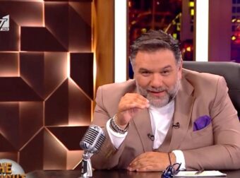 «Είχα να δω τόσο όμορφο πρόσωπο πολύ καιρό…»: Άφωνος στον αέρα ο Αρναούτογλου με την καλεσμένη, έχασε τα λόγια του με την ομορφιά της