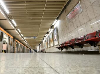 Μετρό: Νεκρός ο άνδρας που έπεσε στις ράγες του σταθμού «Σύνταγμα»