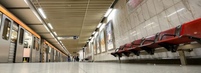 Μετρό: Νεκρός ο άνδρας που έπεσε στις ράγες του σταθμού «Σύνταγμα»