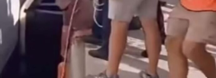 «Πού είναι το μωρό μου;»: Μητέρα ουρλίαζει όταν το μωρό της πέφτει πέφτει σε κενό στο λιμάνι