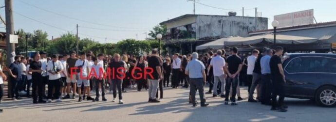 Δάκρυσε και η Παναγία στην κηδεία του 14χρονου Σπύρου που πνίγηκε στον Άραχθο – Το συγκινητικό στεφάνι του Γκόγκα