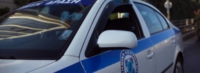 ΕΚΤΑΚΤΟ ΜΟΛΙΣ ΕΝΤΟΠΙΣΤΗΚΑΝ: ΑΥΤΟΙ ΕΙΝΑΙ ΟΙ ΓΟΝΕΙΣ ΠΟΥ ΑΦΗΣΑΝ ΤΟ 11 ΜΗΝΩΝ ΒΡΕΦΟΣ ΝΑ ΚΛΑΙΕΙ ΣΤΟ ΜΠΑΛΚΟΝΙ ΤΟΥΣ
