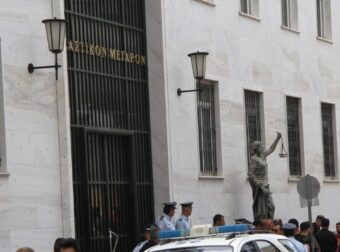 ΣΟΚ ΤΩΡΑ – ΕΠΕΣΕ ΝΕΚΡΟΣ ΕΞΩ ΑΠΟ ΤΑ ΔΙΚΑΣΤΗΡΙΑ