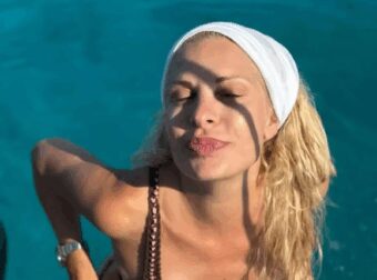 Η Μενεγάκη πήγε για μπάνιο και έδειξε το κορμί της που μοιάζει καλύτερο και από 25χρονης