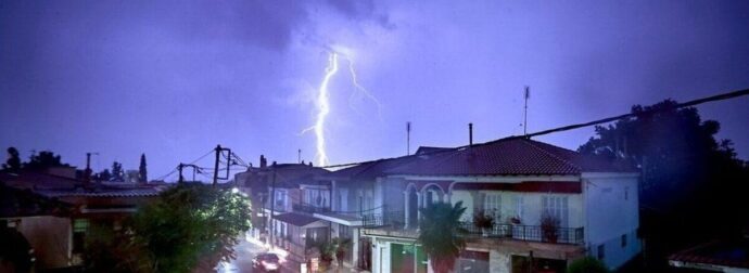 Έκτακτο δελτίο επιδείνωσης καιρού από την ΕΜΥ – Έρχονται ισχυρές καταιγίδες από ώρα σε ώρα