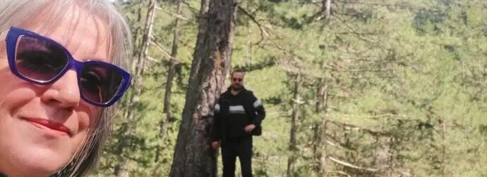 Βασίλης Καλογήρου: Η μητέρα του αποχαιρετά την εισαγγελία – «Δούλεψα έχοντας 2 παιδιά και φεύγω έχοντας το ένα στο μνήμα»