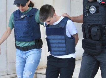 Ειρήνη Μουρτζούκου: Η αστυνομικός που την «ξεκλείδωσε» – Εύθραυστη η ψυχολογία της, αναζητά τη μητέρα της