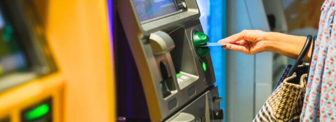 Νέα απάτη στα ΑΤΜ: Τι να προσέχετε για να μην σας αδειάσουν τους λογαριασμούς – Το λάθος που απαγορεύετε να κάνετε