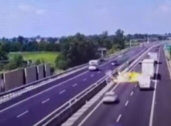 ΕΚΤΑΚΤΟ: ΣΥΝΕΤΡΙΒΗ ΑΕΡΟΠΛΑΝΟ ΤΩΡΑ