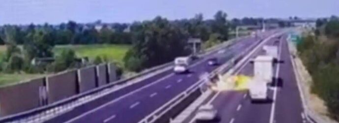 ΕΚΤΑΚΤΟ: ΣΥΝΕΤΡΙΒΗ ΑΕΡΟΠΛΑΝΟ ΤΩΡΑ