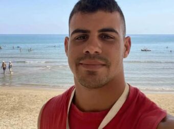 Αυτός είναι ο 24χρονος ναυαγοσώστης που έσωσε κοριτσάκι 3 ετών από πνιγμό – «Με ένοιαζε μόνο να γίνει καλά το παιδί»