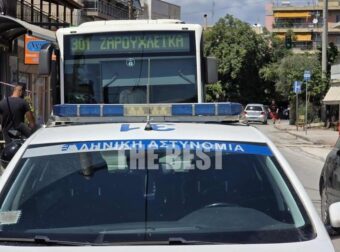 ΣOK Tώρα στην Χώρα μας: Σφοδρή Σύγκρουση Φορτηγού με Λεωφορείο Γεμάτο Επιβάτες – Παvικός και κατάσταση εκτάκτου ανάγκης