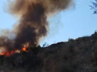 Μεγάλη φωτιά τώρα – Ήχησε το «112» για εκκένωση πολλών οικισμών