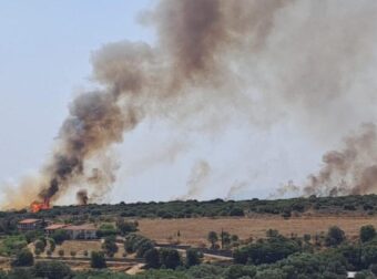Μεγάλη φωτιά ΤΩΡΑ – Εκκενώθηκε πασίγνωστο μοναστήρι της χώρας – Ήχησε το 112
