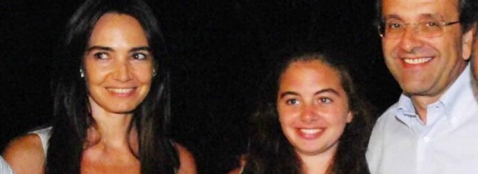 Κηδεία Λένας Σαμαρά: Βαρύ το κλίμα στο νεκροταφείο – Το συγκλονιστικό μήνυμα στο στεφάνι του πρωθυπουργού