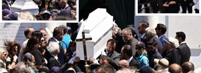 «Μαζί της θα ‘μαστε συνέχεια… Δίπλα στο φως το δικό της»: Βαθιά Oδuvn στην Knδεiα της Λένας Σαμαρά (ΒΙΝΤΕΟ)