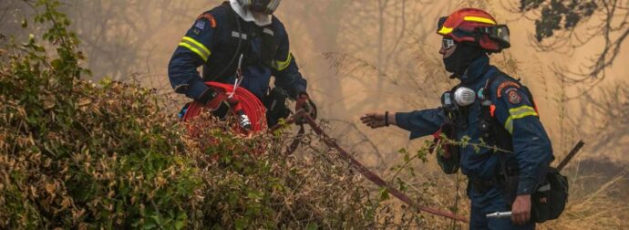 ΕΚΤΑΚΤΟ: Ομολόγησε 19χρονος για εμπρησμό στην Αχαϊα – Η φωτογραφία του τη στιγμή της Σύλληψης