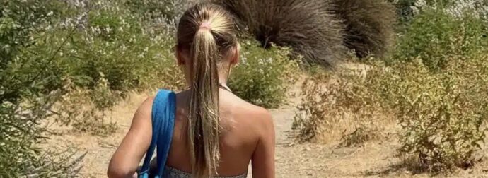 Είναι η κόρη της διασημότερης Ελληνίδας – Μεγαλώνει και της μοιάζει περισσότερο από ποτέ