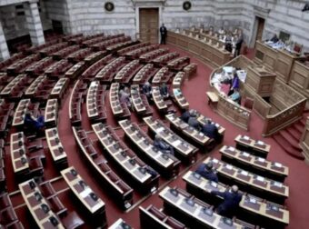 Σάλος για το επίδομα «βαρέων και ανθυγιεινών» στους υπαλλήλους της Βουλής