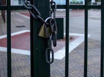 Κλείνουν 38 σχολεία στην Ελλάδα – Γιατί αποφασίστηκε η αναστολή λειτουργίας τους