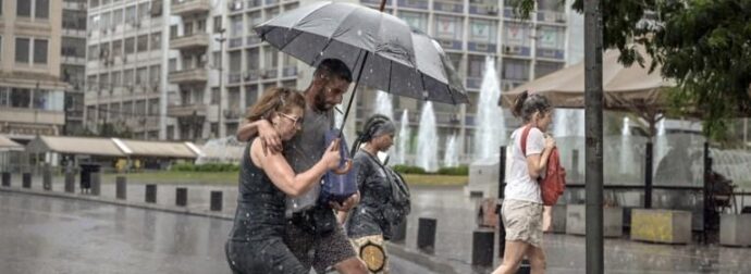 Κατεβάστε χειμωνιάτικα… Χτυπά την Ελλάδα «καταιγίδα ωρών» από ώρα σε ώρα – Θα βρέχει ασταμάτητα – Οι περιοχές στο «κόκκινο»