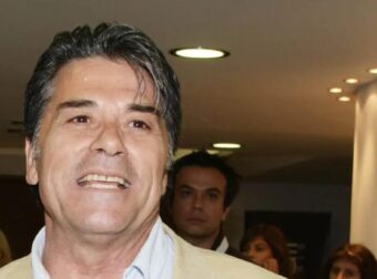 Πάνος Μιχαλόπουλος: Δείτε πως άλλαξε – Με άσπρα μαλλιά και παραπάνω κιλά