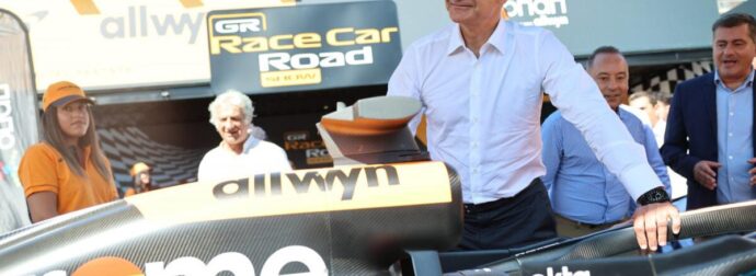 Στους χώρους της ΔΕΘ ο Κυριάκος Μητσοτάκης για τα εγκαίνια – Με φόρμουλα ξεκίνησε η βόλτα του