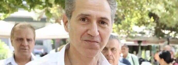 Δημήτρης Κόκοτας: Εξελίξεις με την υγεία του – «Όταν περπατάει στο δωμάτιο η γυναίκα του, εκείνος…»