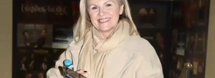 Πέθανε ενώ έβλεπε τηλεόραση…»: Θρήνος για την Άννα Χατζησοφιά ραγίζει καρδιές στο τελευταίο αντίο… «Πέρασε στην αιωνιότητα»