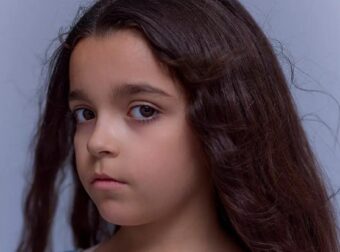 Ναυσικά Κοκοτά: Ποια είναι η μικρή πρωταγωνίστρια του «Να με λες μαμά» που συνεργάζεται με τη Μαρία Κίτσου