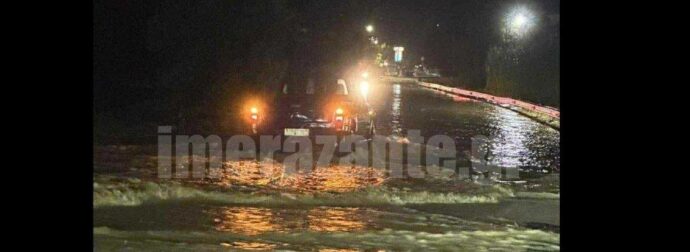 ΕΚΤΑΚΤΟ: «Πνίγεται» πασίγνωστο μεγάλο νησί της Ελλάδας: Ποτάμια οι δρόμοι – Απελπισμένοι οι κάτοικοι δεν ξέρουν τι να κάνουν