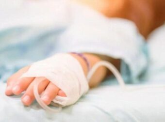 5χρονος νοσηλεύεται σε ΜΕΘ – Παρασύρθηκε από μηχανάκι