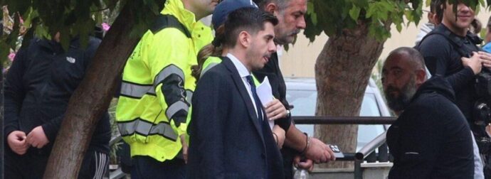 Βασίλης Μπισμπίκης: Ελεύθερος ο ηθοποιός – Πήρε αναβολή για τις 8 Οκτωβρίου