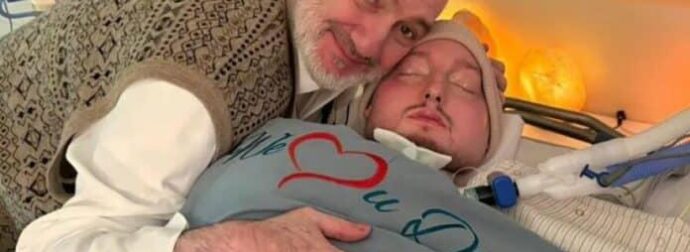 Πέθανε ο «κοιμώμενος πρίγκιπας» που ήταν 20 χρόνια σε κώμα – Ποιος ήταν