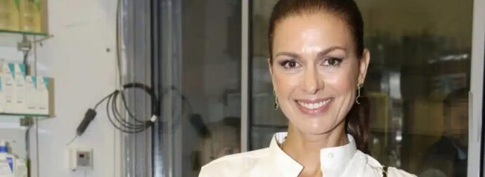 Τζίνα Αλιμόνου: Στο Αστυνομικό Τμήμα με τον σύντροφό της για ενδοοικογενειακή βία