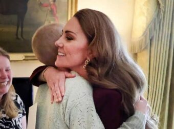 Την αγκάλιασε και πέθανε – Συγκλονισμένη η Κέιτ