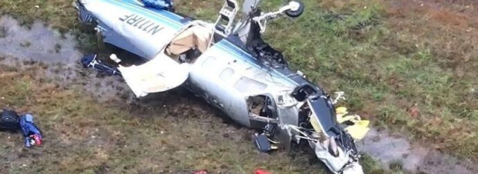 ΕΚΤΑΚΤΟ: Αεροπλάνο έπεσε σε δρόμο γεμάτο αυτοκίνητα – Έχουμε νεκρούς