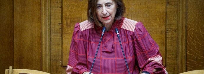 ΕΚΤΑΚΤΟ – Χαμός στη Βουλή – Διεκόπη η συνεδρίαση, λιποθύμησε γνωστή βουλευτής – Έντονη ανησυχία για την κατάσταση της