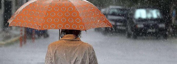 ΕΚΤΑΚΤΟ ΑΝΑΚΟΙΝΩΘΕΝ ΚΑΙΡΟΥ: ΕΡΧΟΝΤΑΙ ΙΣΧΥΡΕΣ ΒΡΟΧΕΣ ΤΙΣ ΕΠΟΜΕΝΕΣ ΩΡΕΣ – ΟΙ ΠΕΡΙΟΧΕΣ ΠΟΥ ΘΑ «ΠΝΙΓΟΥΝ»